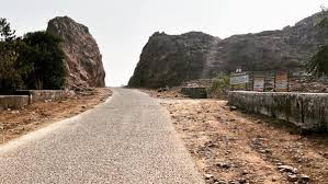 jalan yang dibuat dashrath manjhi